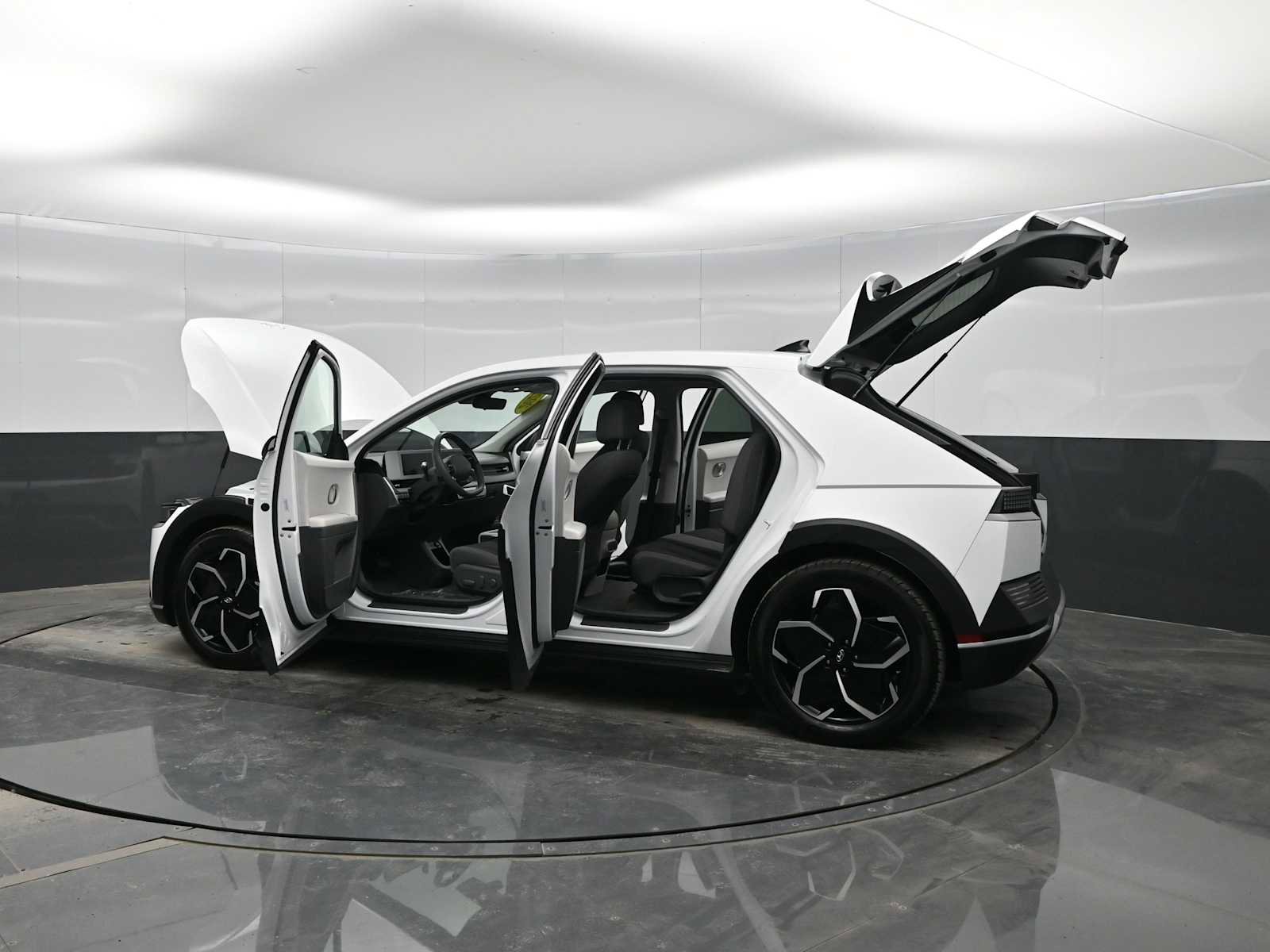 Used 2022 Hyundai Ioniq 5 SE w/ Cargo Package image 41