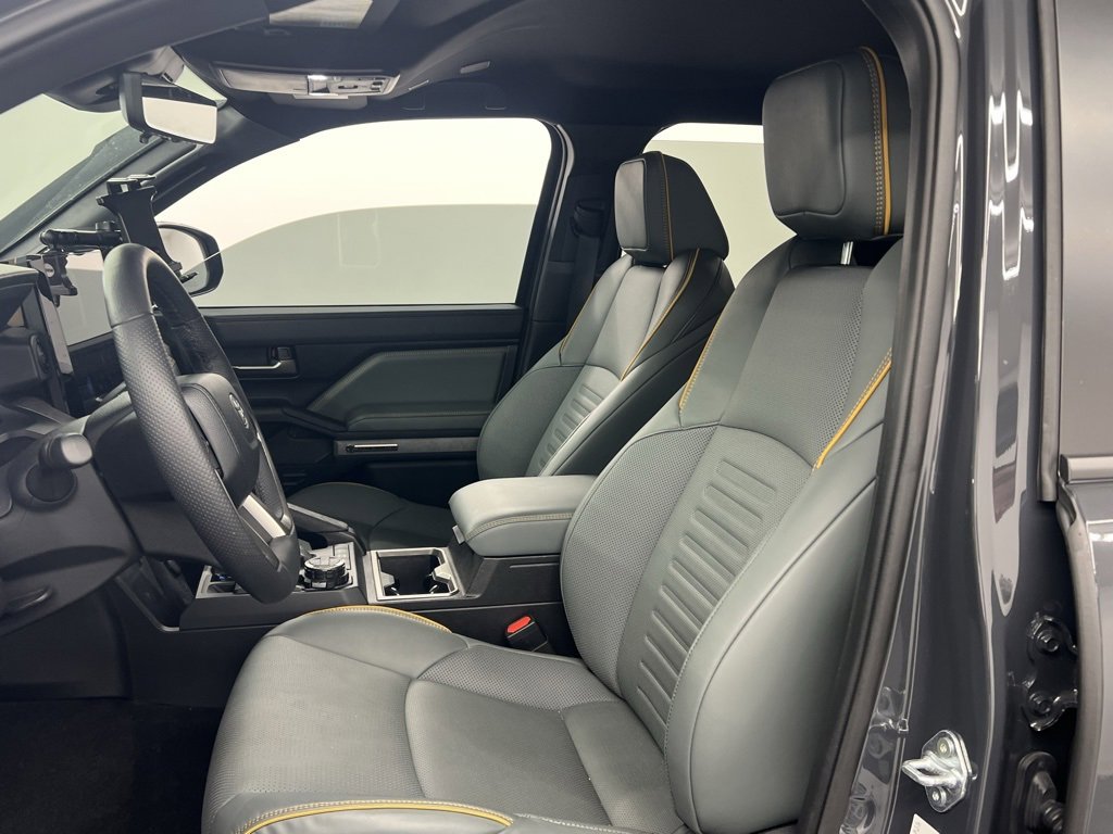 Used 2025 Toyota Tacoma Trailhunter image 11