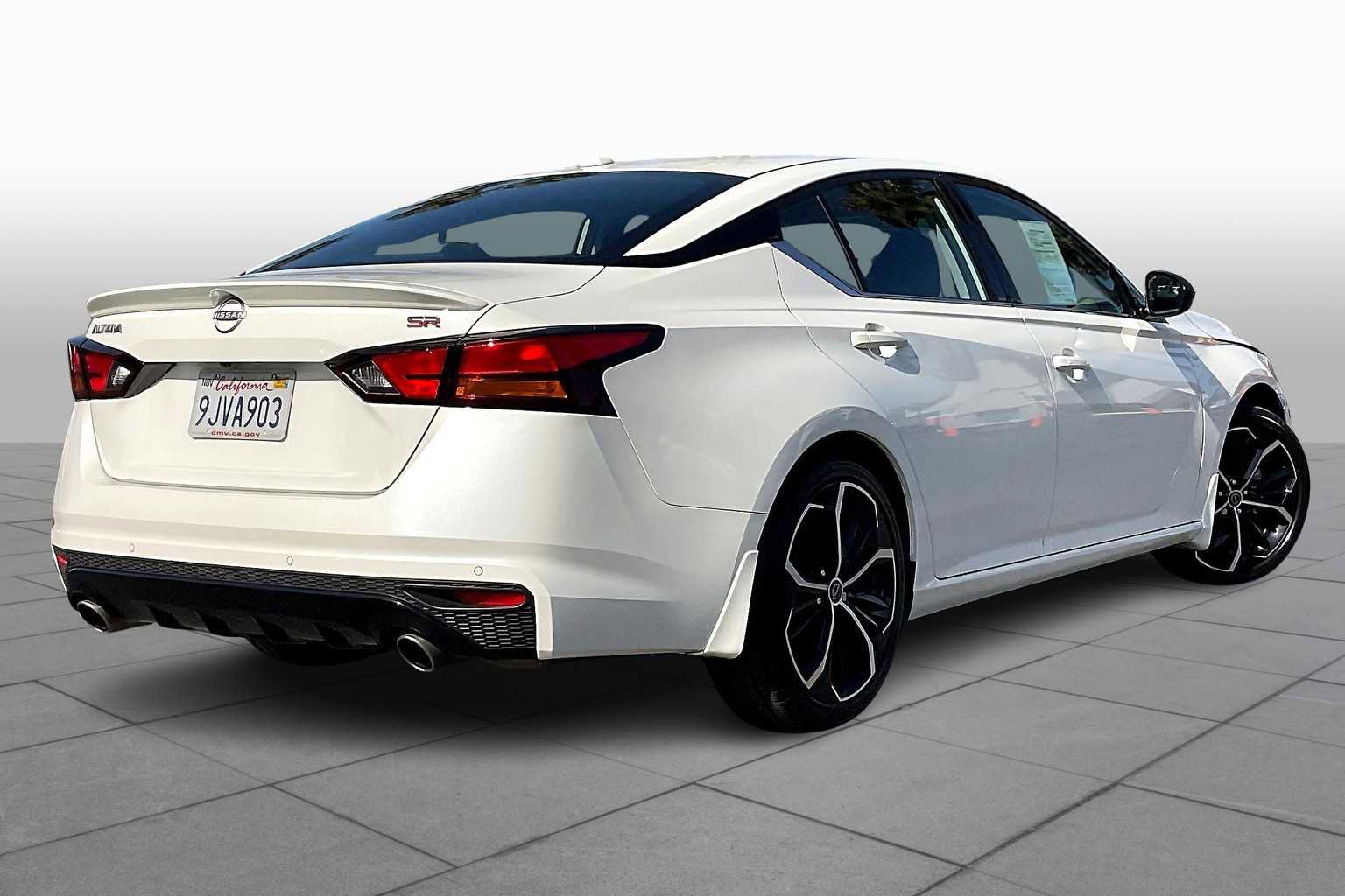 Used 2024 Nissan Altima 2.5 SR image 12