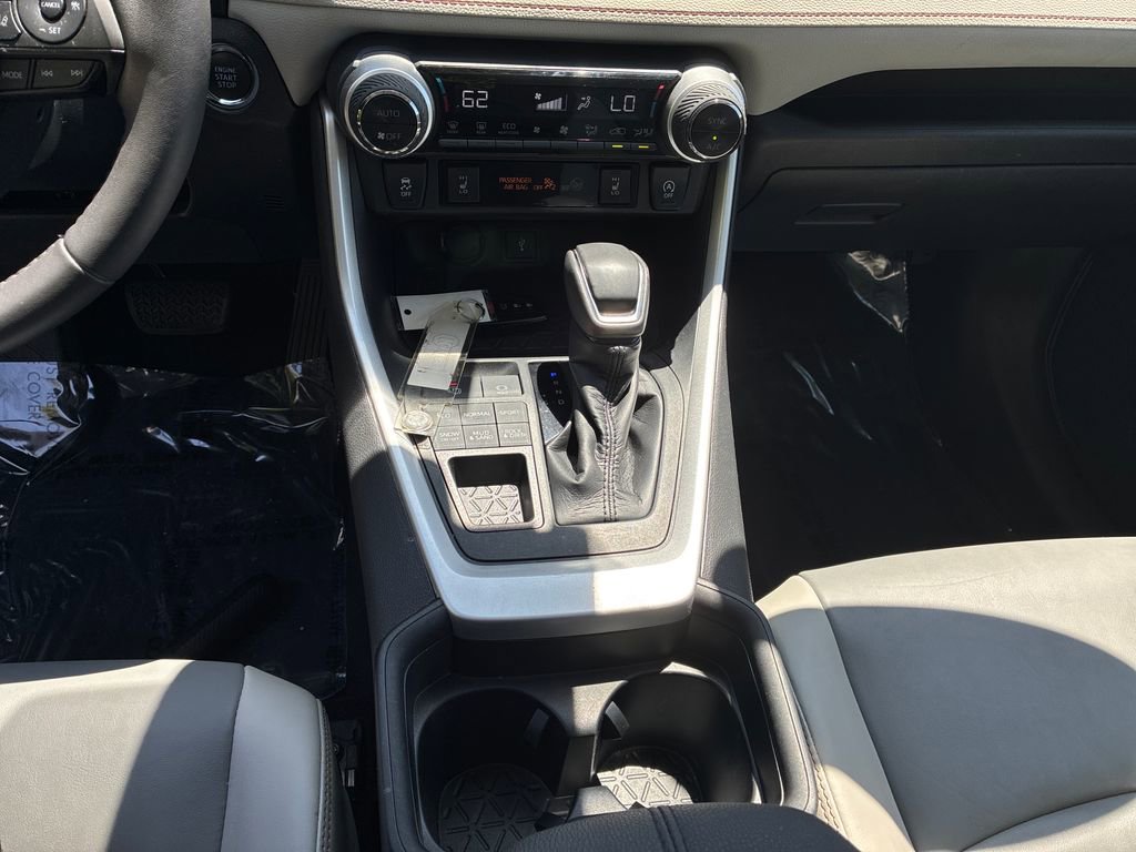 Used 2020 Toyota RAV4 XLE Premium AWD/4WD image 15