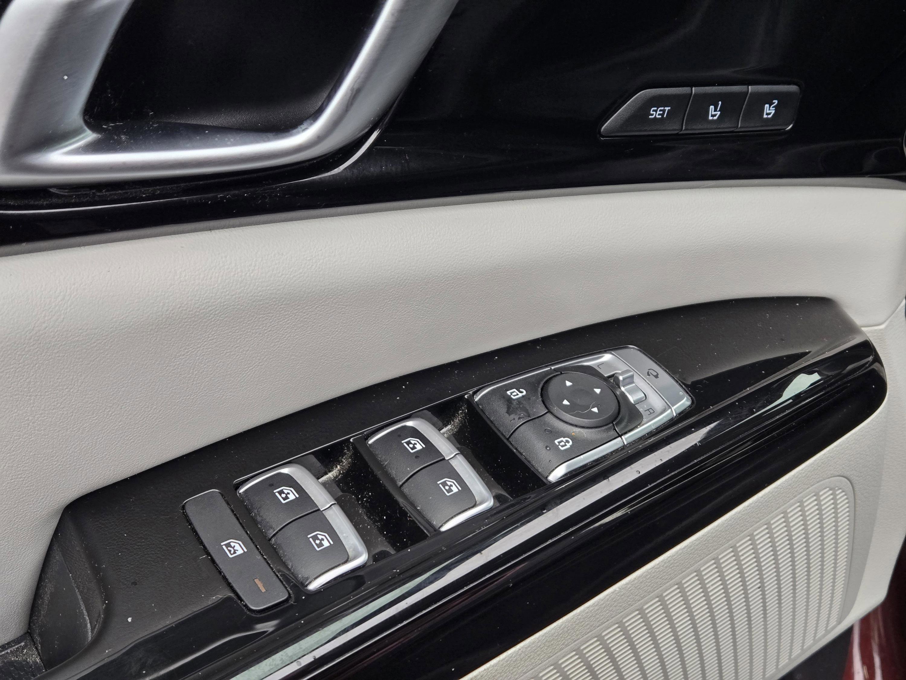 Used 2022 Kia Carnival SX image 14