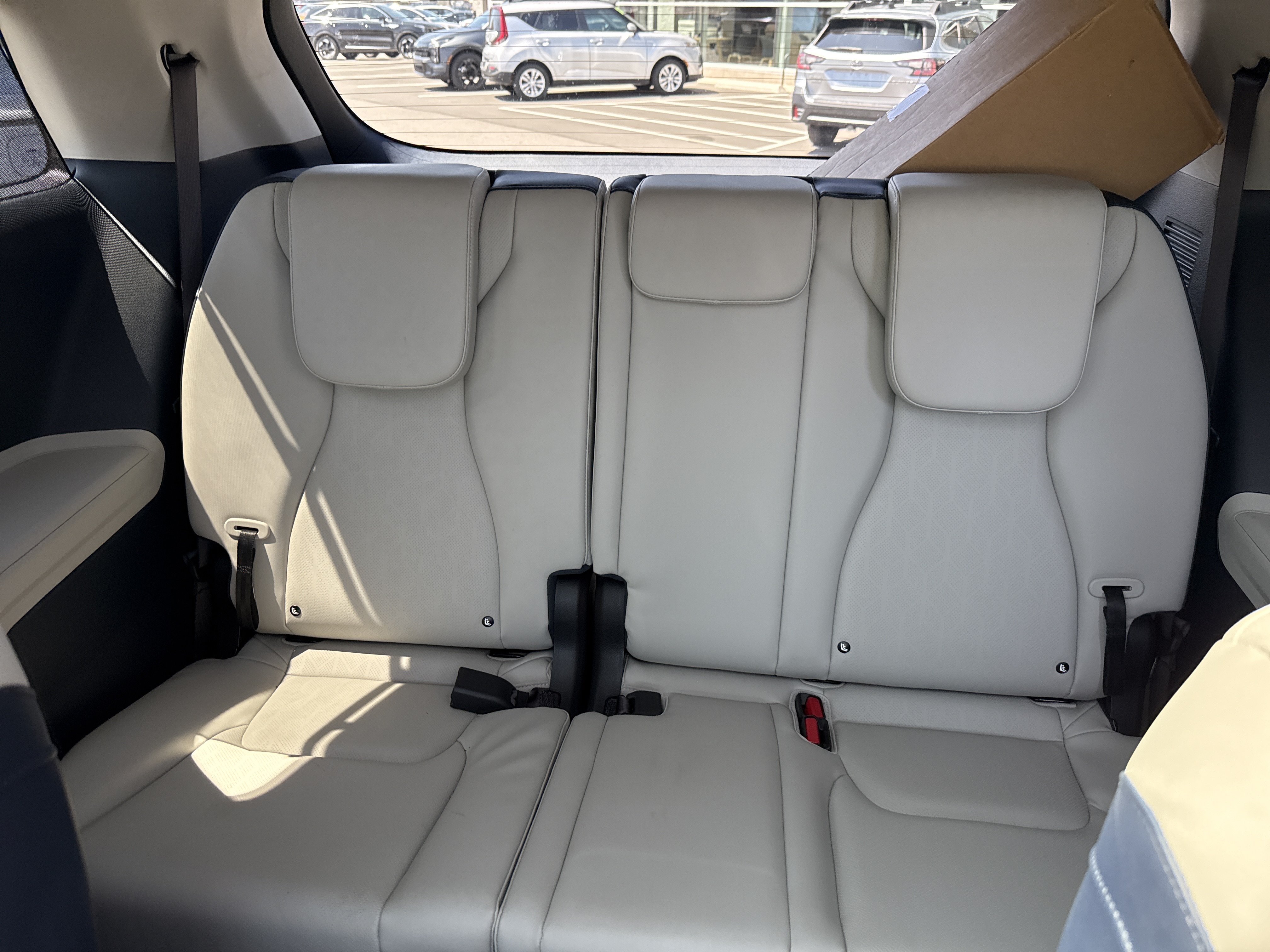 Certified 2025 Kia Carnival SX FWD image 14