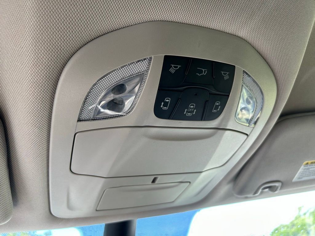 Used 2023 Chrysler Voyager LX FWD image 30