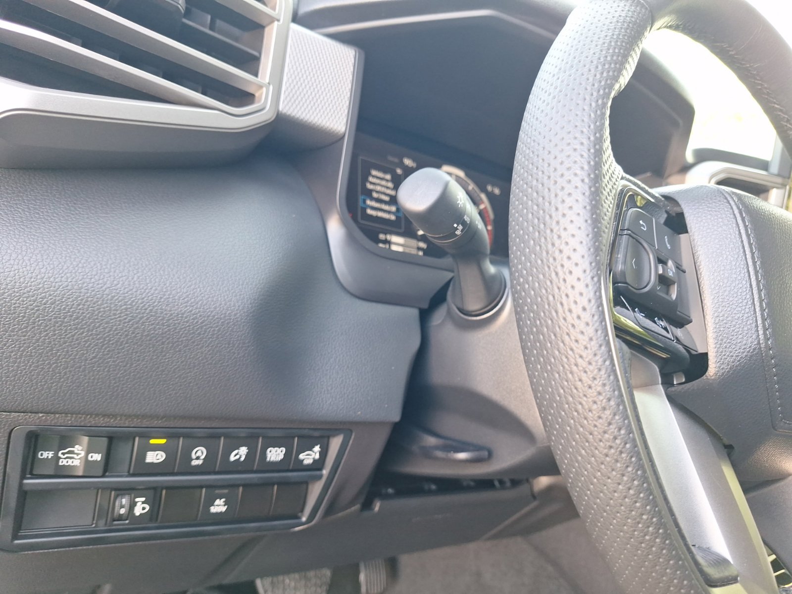 Used 2024 Toyota Tundra Limited w/ Power Package AWD/4WD image 19