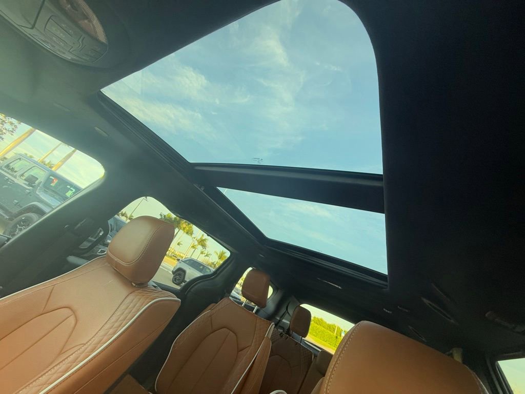 New 2026 Chrysler Pacifica Pinnacle image 33