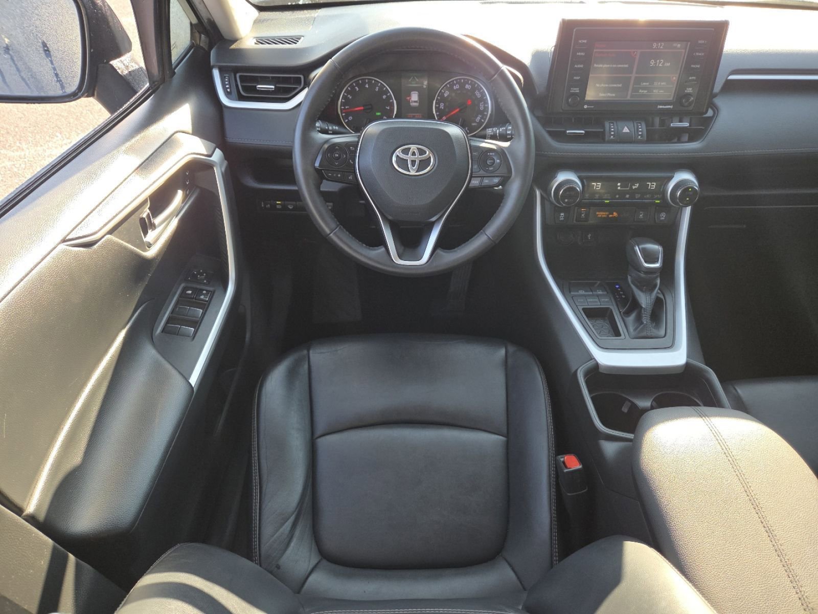 Used 2021 Toyota RAV4 XLE Premium image 27