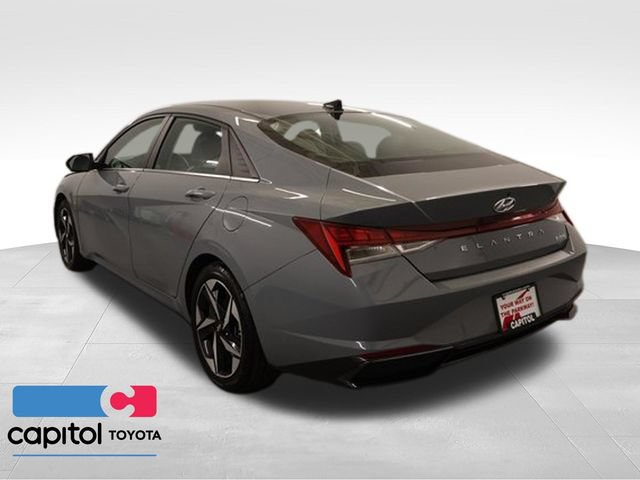 Used 2023 Hyundai Elantra Limited FWD image 4