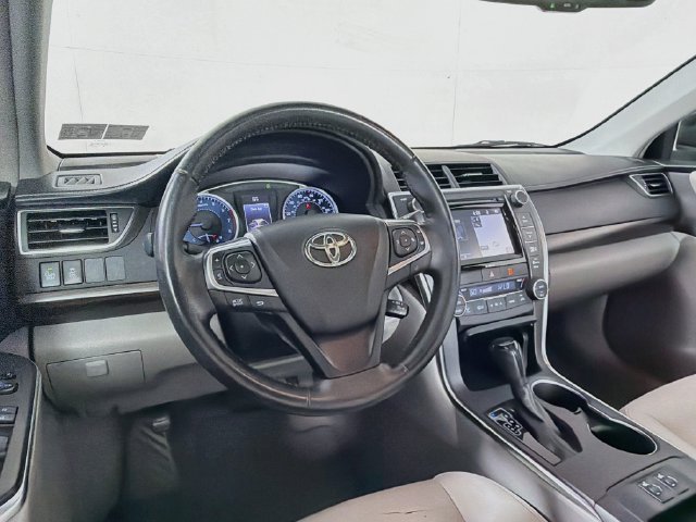 Used 2016 Toyota Camry XLE w/ Moonroof Package FWD image 13