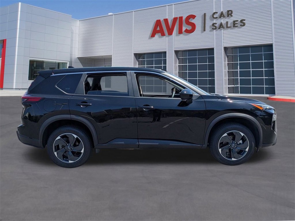 Used 2024 Nissan Rogue SV image 5