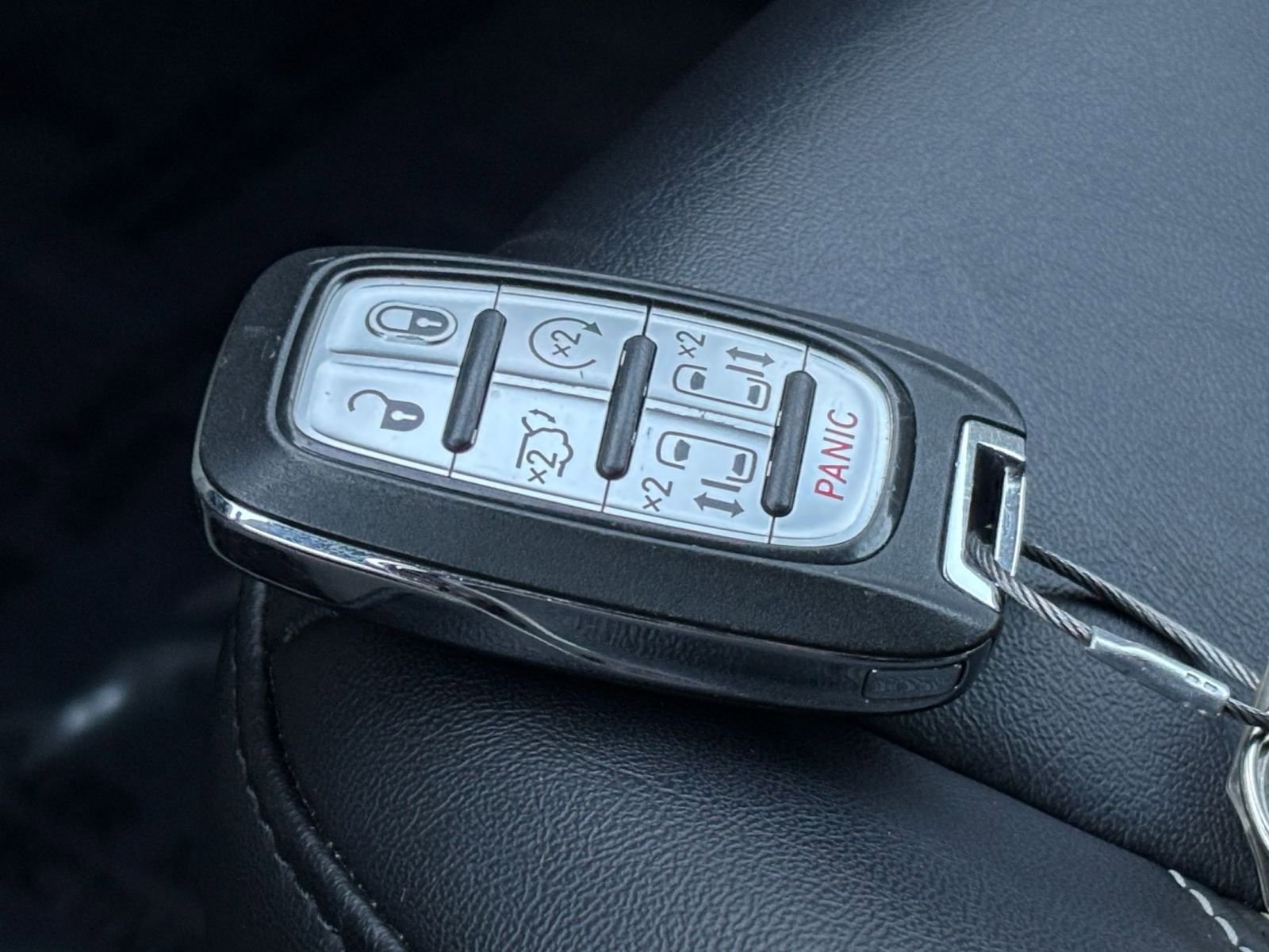 Used 2024 Chrysler Pacifica Touring-L image 21