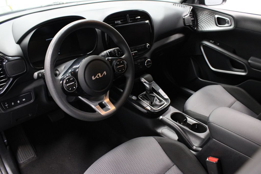 Used 2023 Kia Soul S FWD image 24
