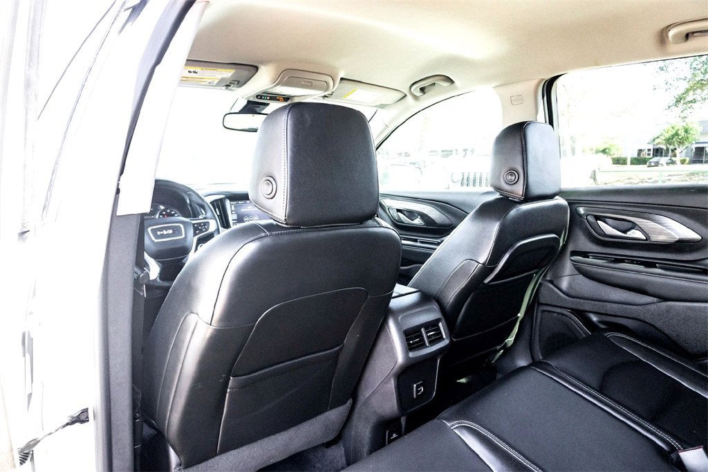 Used 2024 GMC Terrain SLT image 30