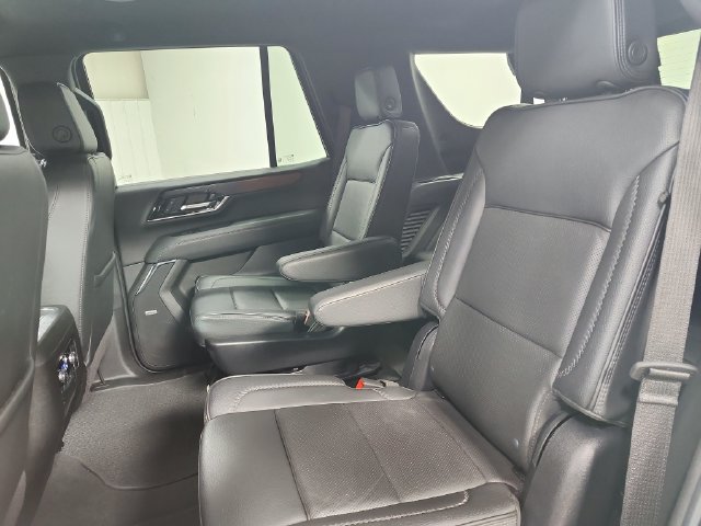 Used 2025 GMC Yukon Denali RWD image 35