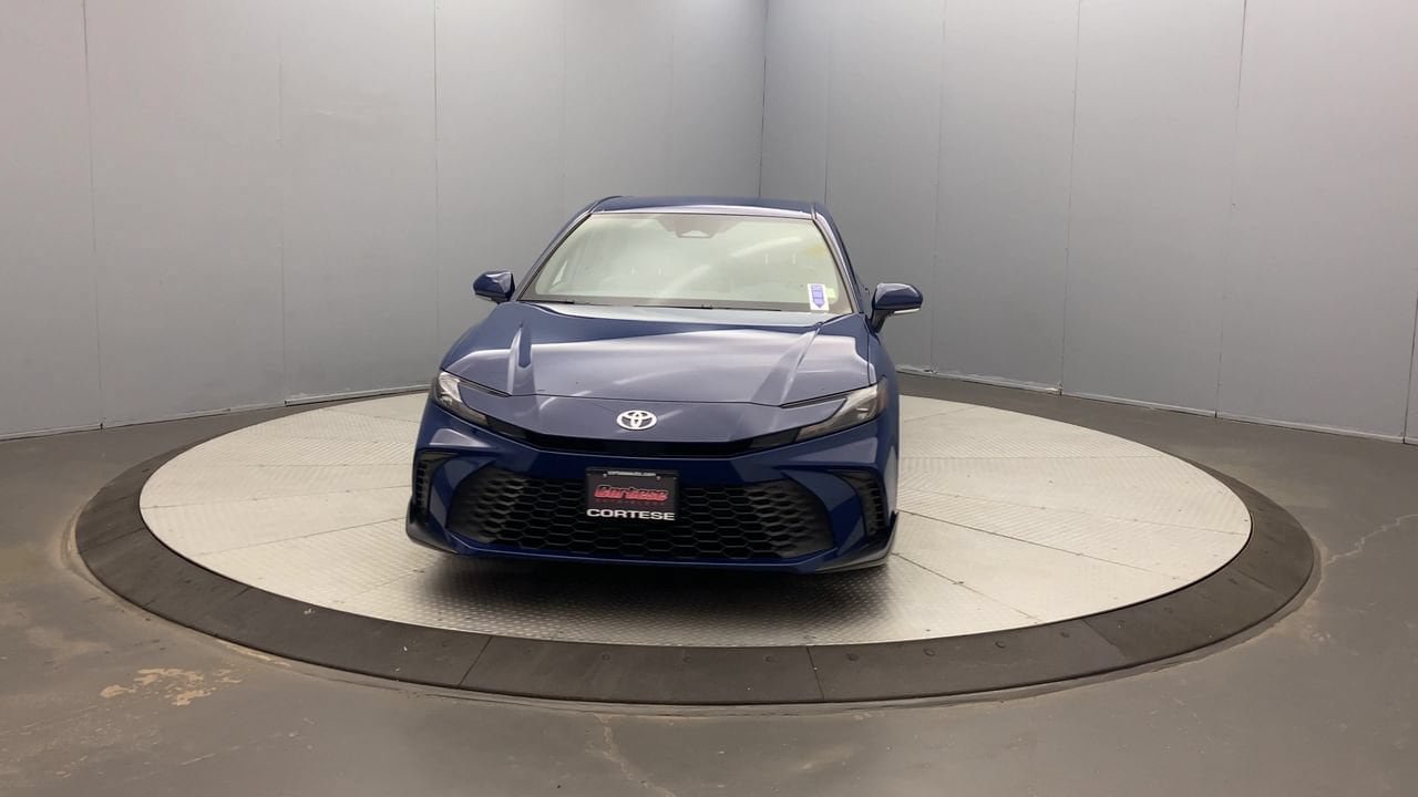 Used 2026 Toyota Camry SE FWD image 8