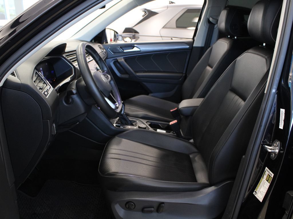 Used 2022 Volkswagen Tiguan SE AWD/4WD image 13