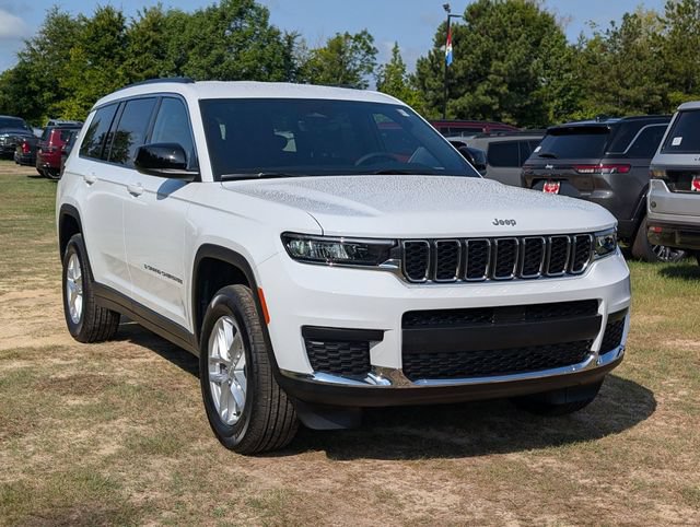New 2026 Jeep Grand Cherokee L Laredo RWD image 2