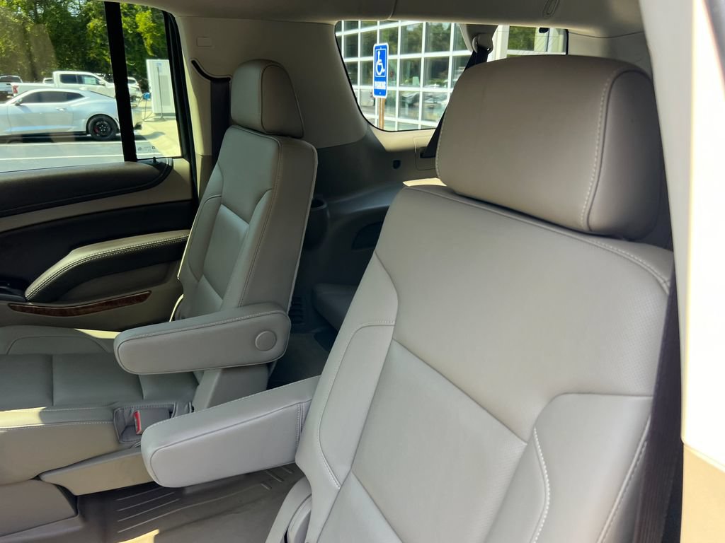 Used 2017 Chevrolet Suburban Premier AWD/4WD image 17