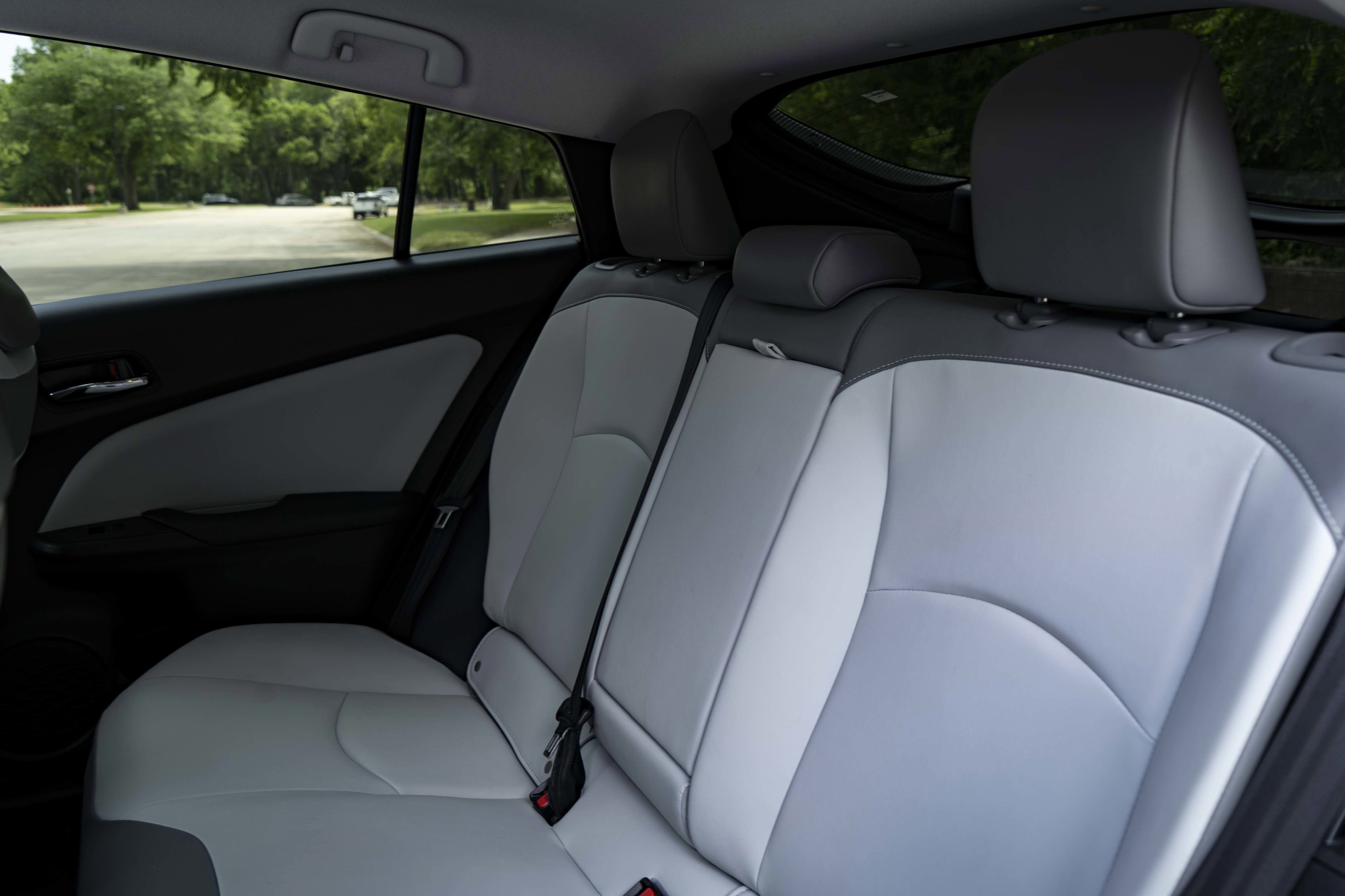 Used 2022 Toyota Prius Prime XLE image 18