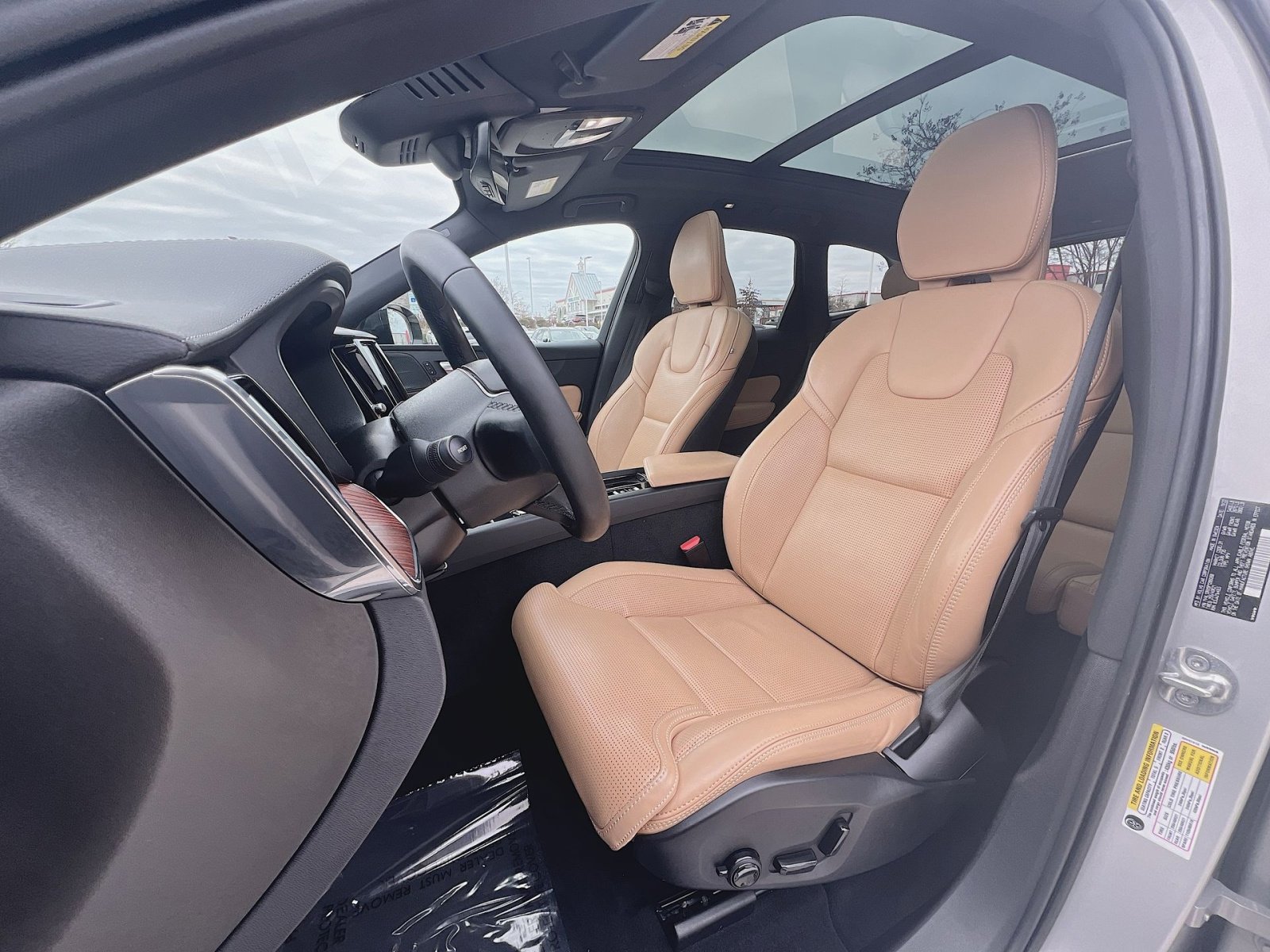 Certified 2023 Volvo XC60 B5 Ultimate image 13