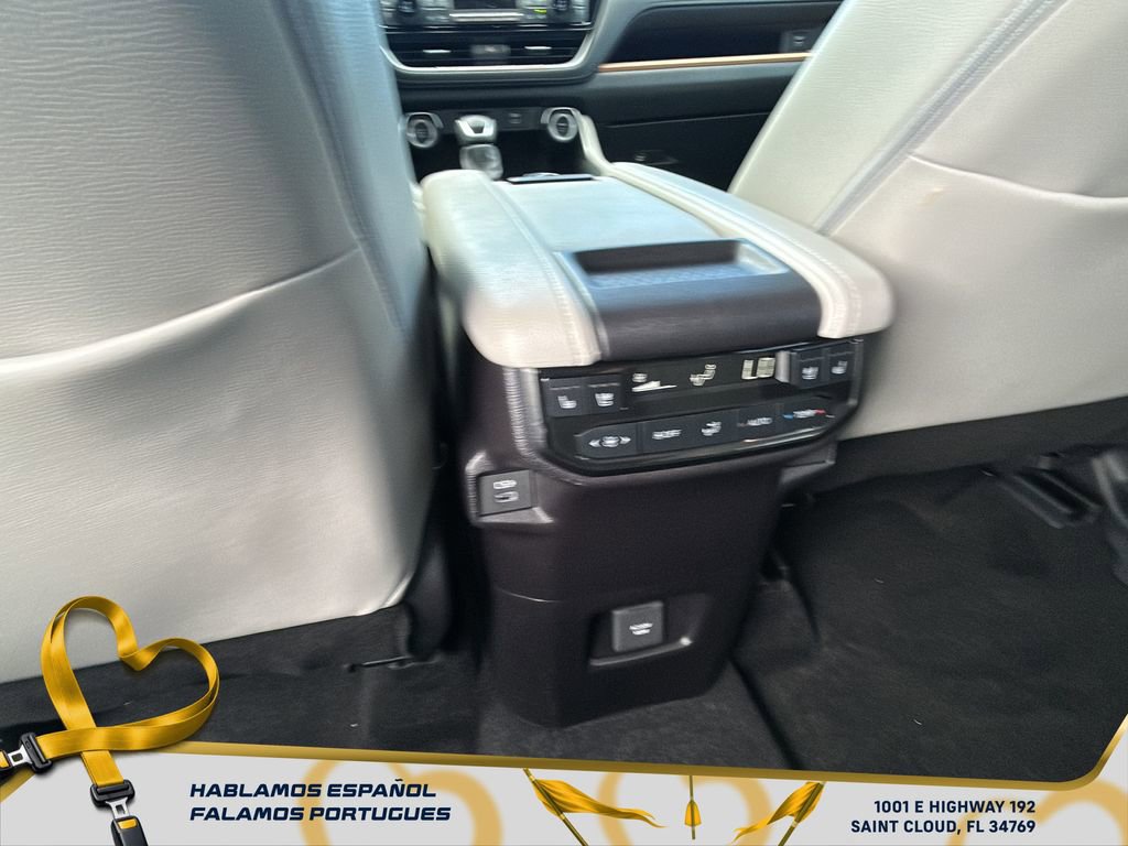 Used 2025 Toyota Grand Highlander AWD image 25