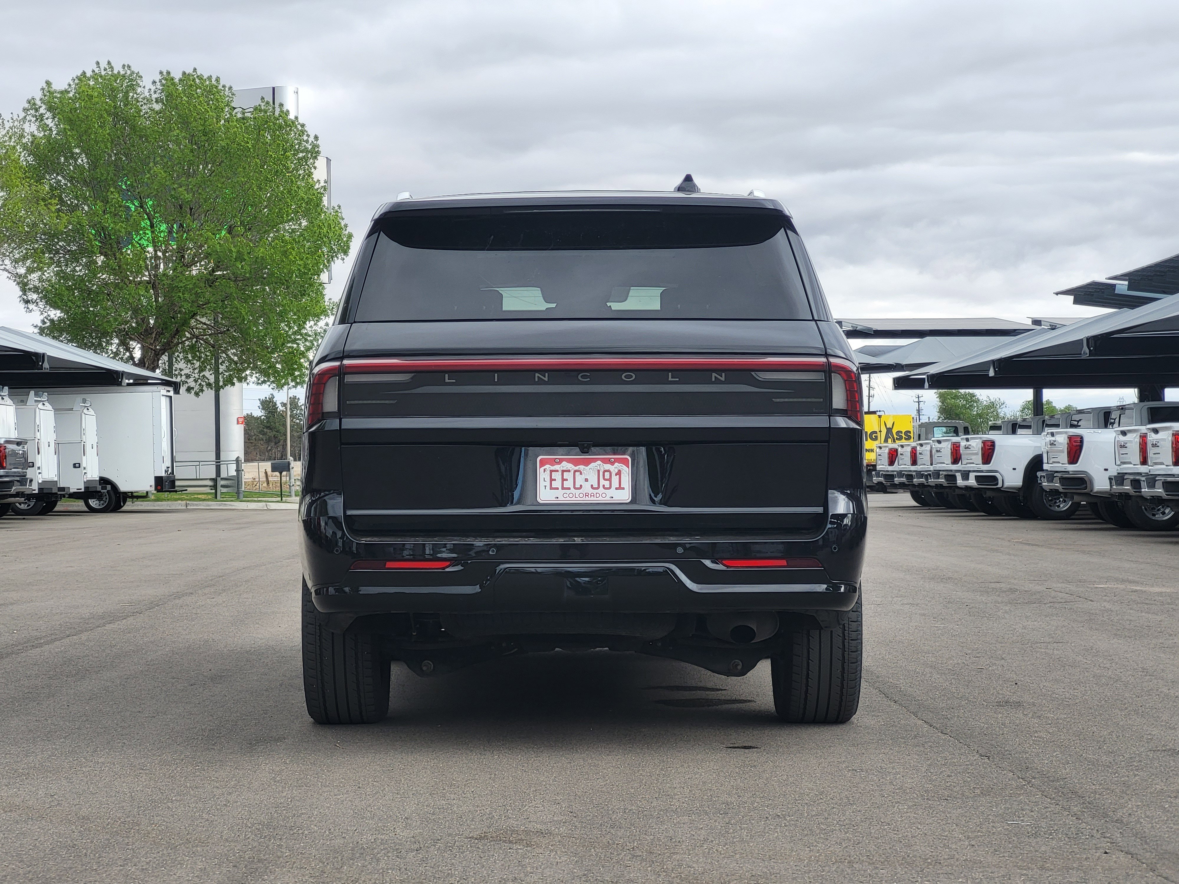 Used 2025 Lincoln Navigator Reserve image 6