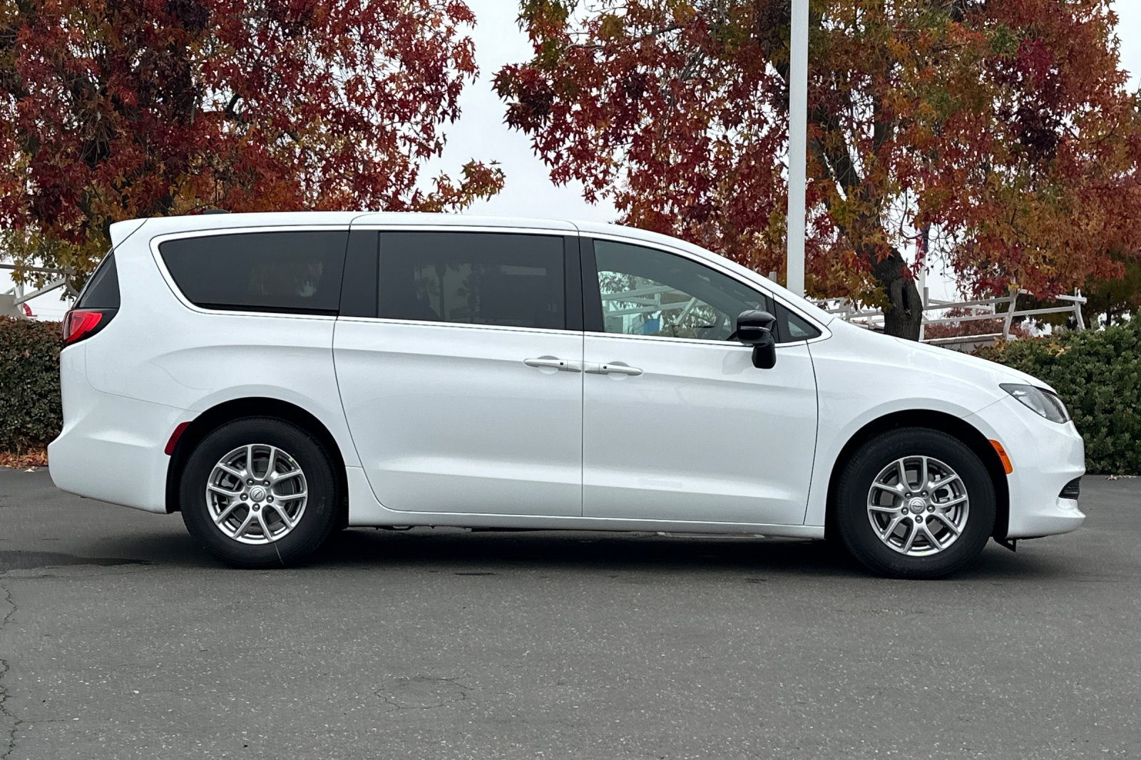 New 2026 Chrysler Voyager LX FWD image 3