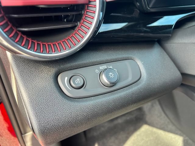 New 2026 Chevrolet Trax RS w/ Sunroof Package FWD image 17