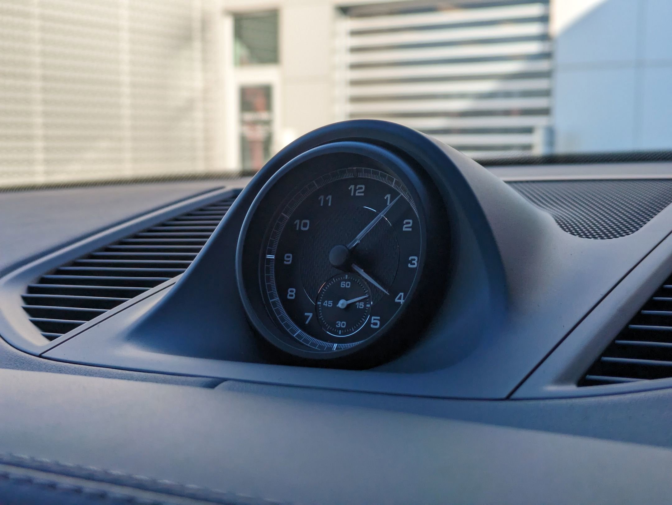 Certified 2025 Porsche Macan image 20