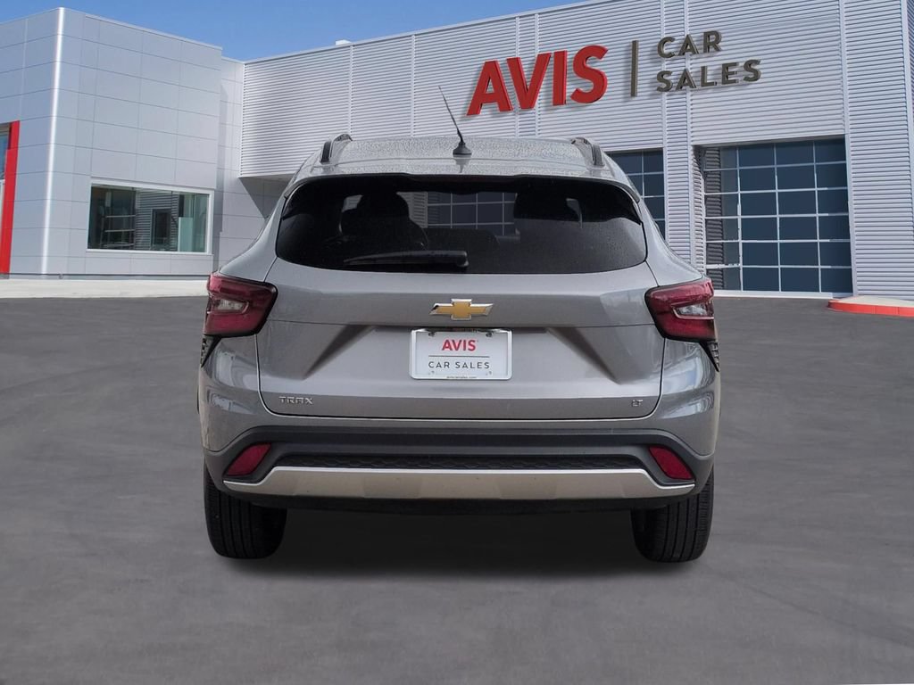 Used 2025 Chevrolet Trax LT w/ LT Convenience Package FWD image 7