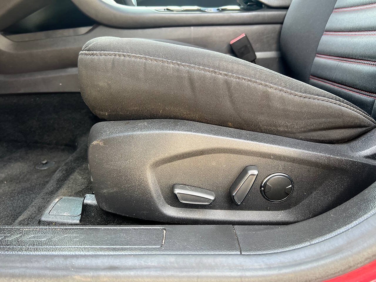 Used 2016 Ford Fusion SE w/ Equipment Group 201A FWD image 13