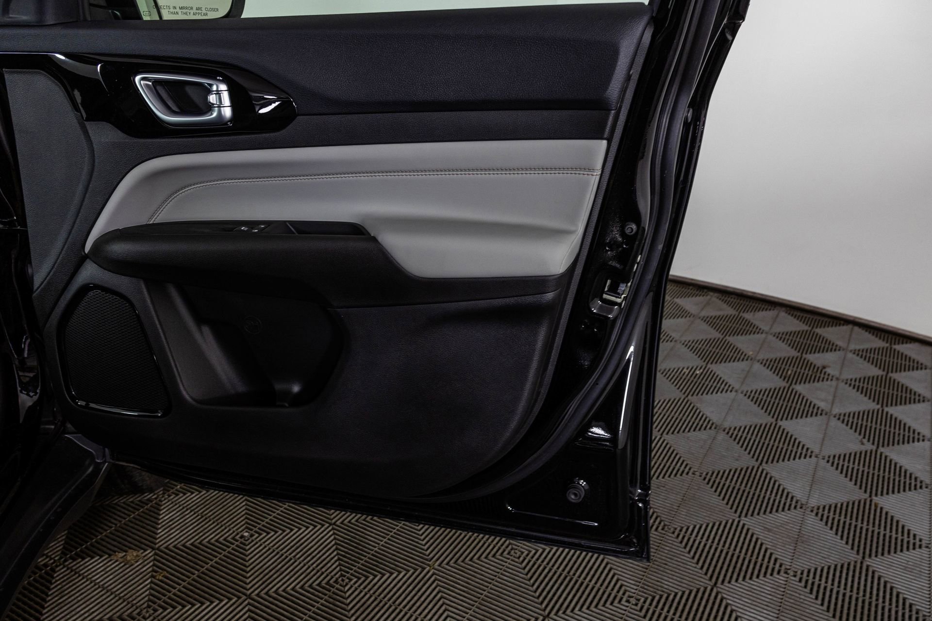 New 2026 Jeep Compass Limited image 36