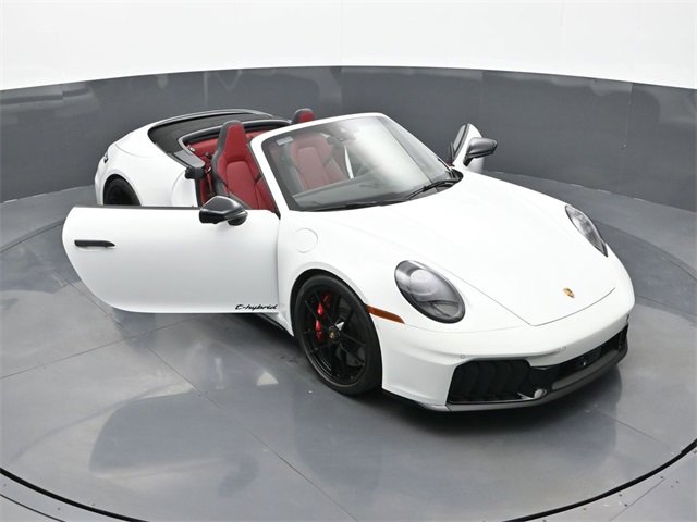 Used 2025 Porsche 911 Carrera 4 GTS image 28