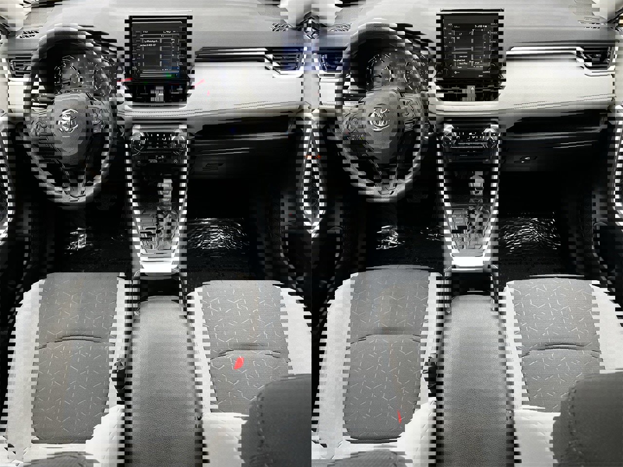 Used 2022 Toyota RAV4 XLE image 9