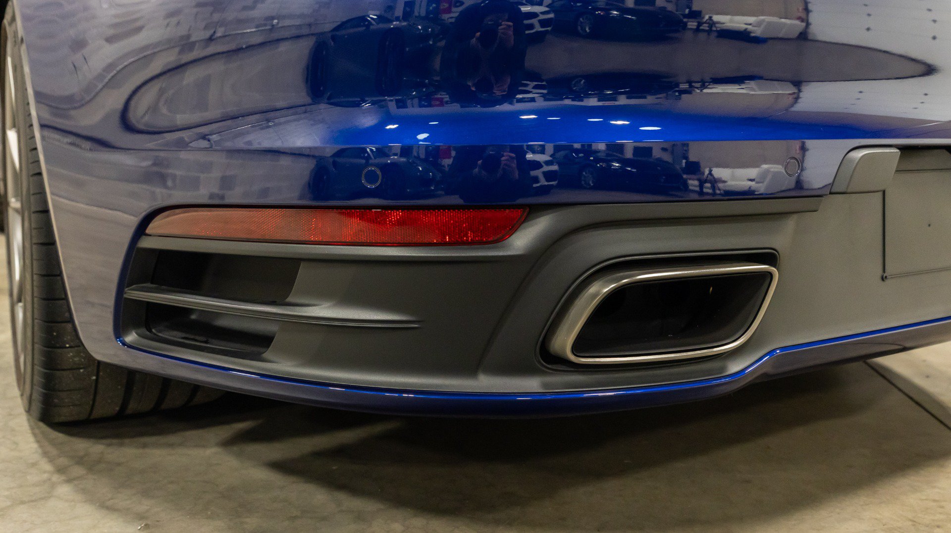 Used 2020 Porsche 911 Carrera w/ Premium Package RWD image 21