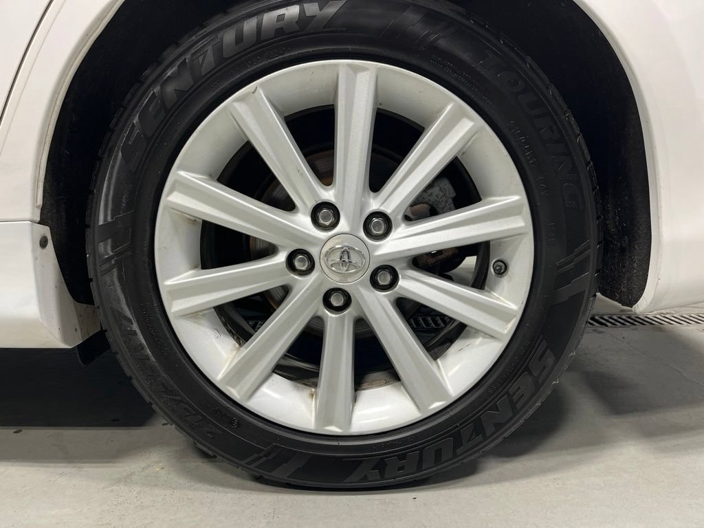 Used 2012 Toyota Camry XLE FWD image 37