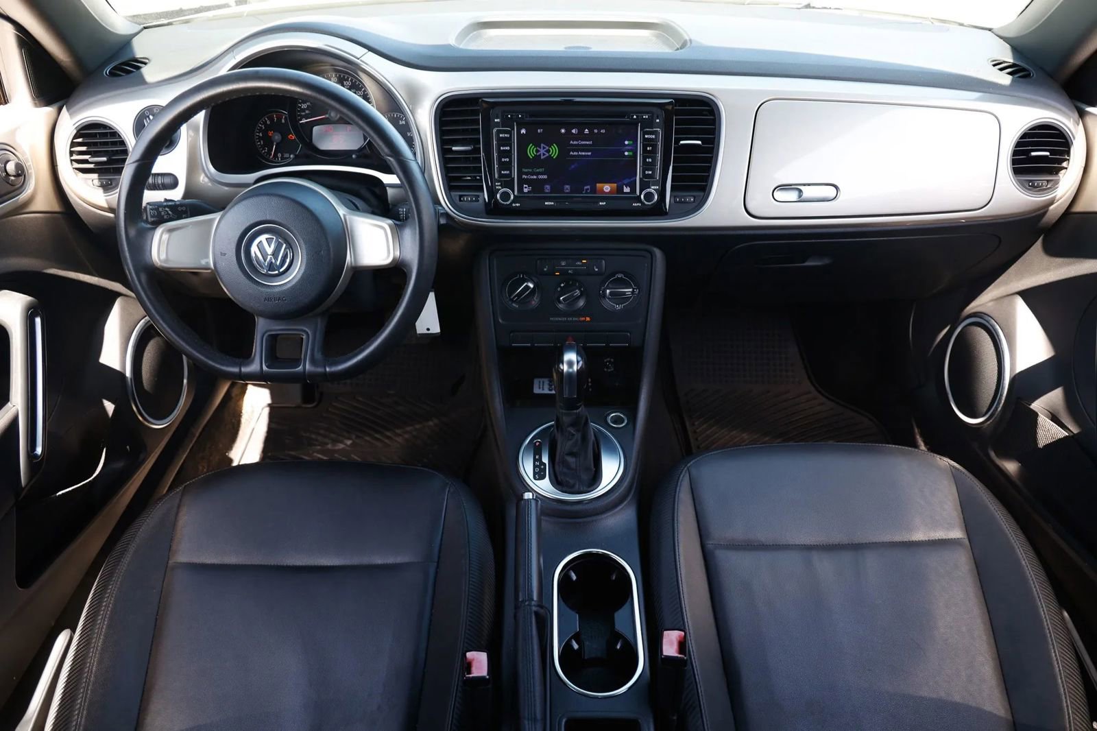Used 2012 Volkswagen Beetle 2.5 image 2