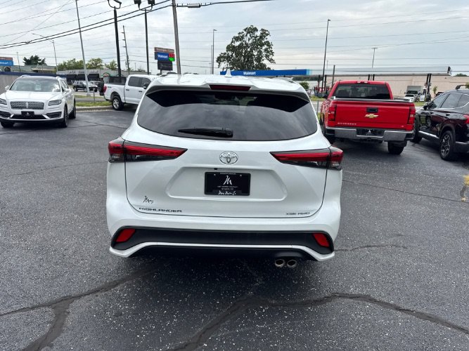 Used 2023 Toyota Highlander XSE AWD/4WD image 6