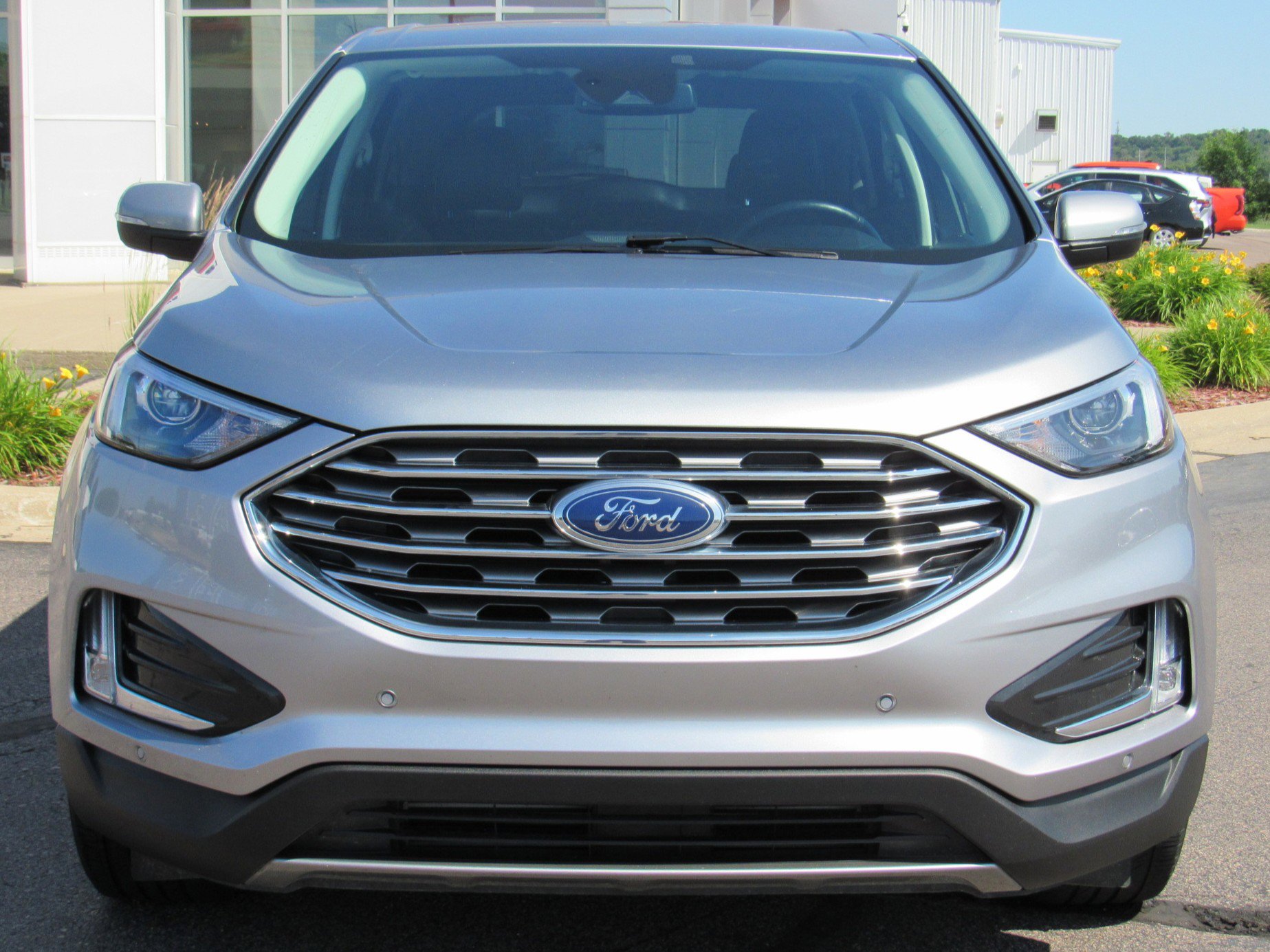 Used 2024 Ford Edge Titanium image 3
