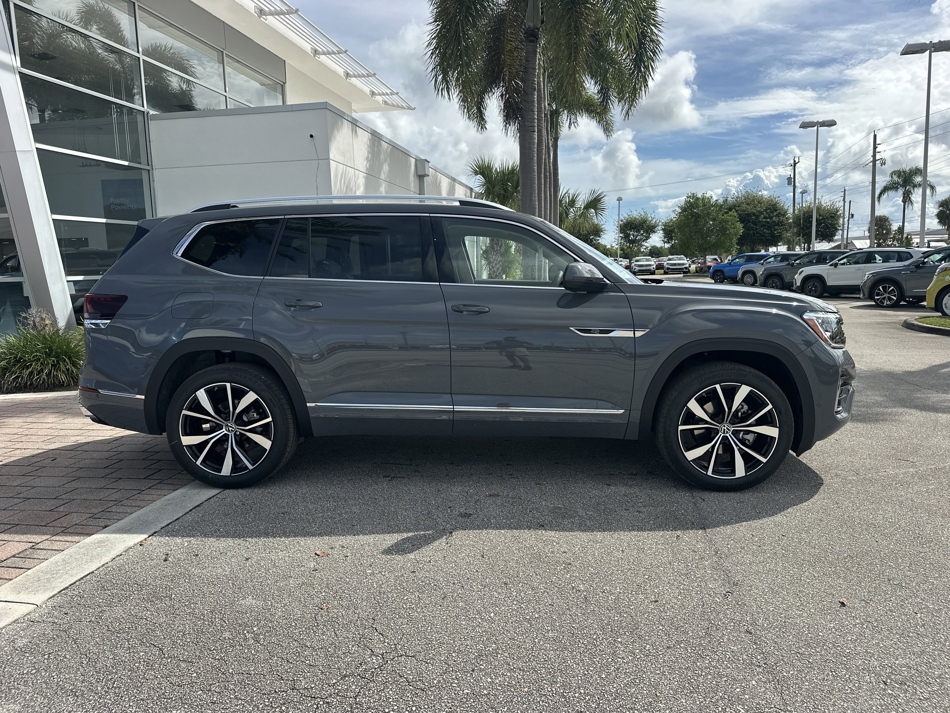New 2026 Volkswagen Atlas SEL Premium R-Line image 5