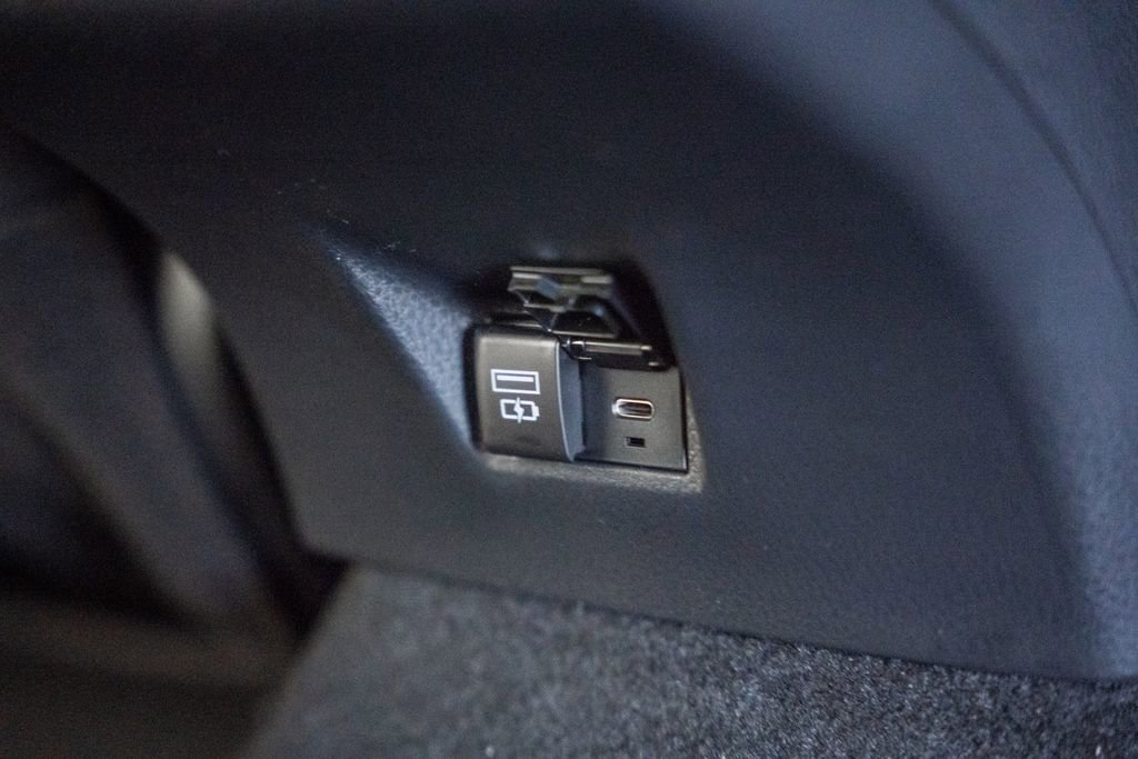 New 2026 Toyota Camry SE FWD image 32