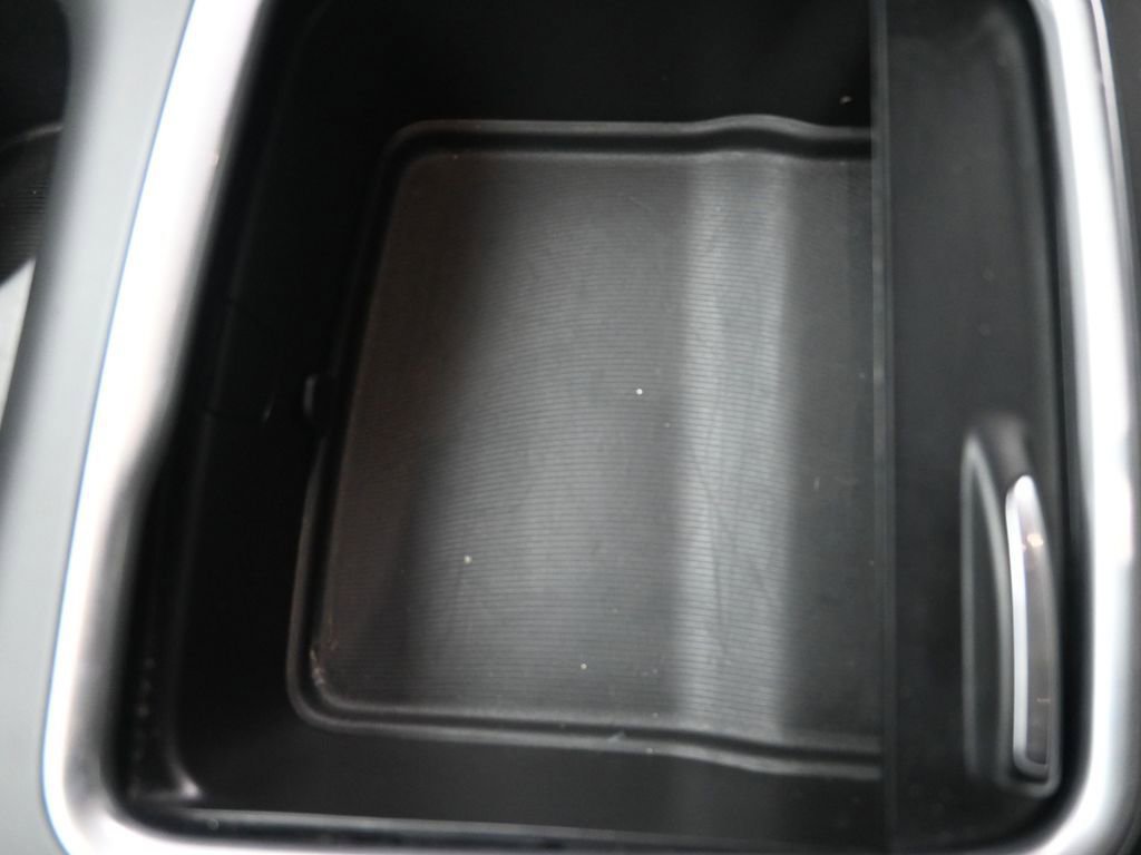 Used 2024 Chrysler Pacifica Touring-L image 33