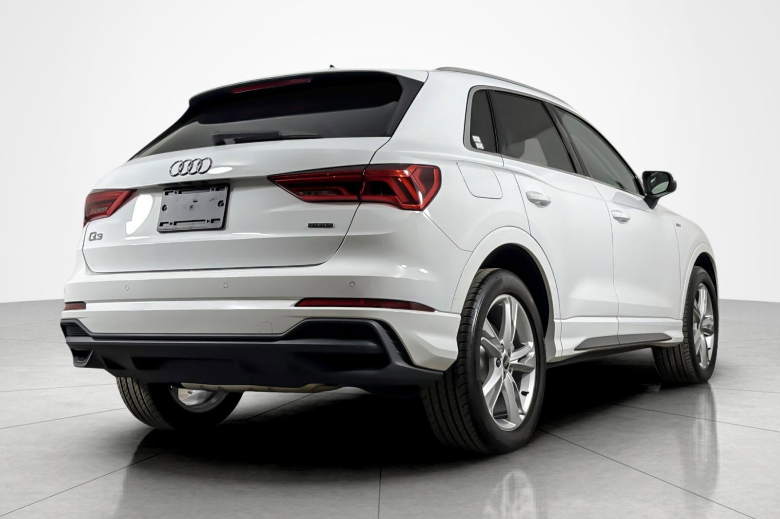 Used 2023 Audi Q3 2.0T Premium w/ Convenience Package AWD/4WD image 5