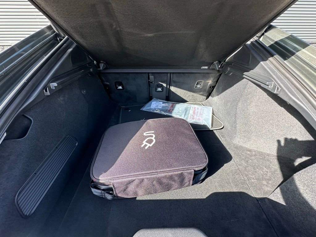 Used 2025 Porsche Panamera 4 image 31