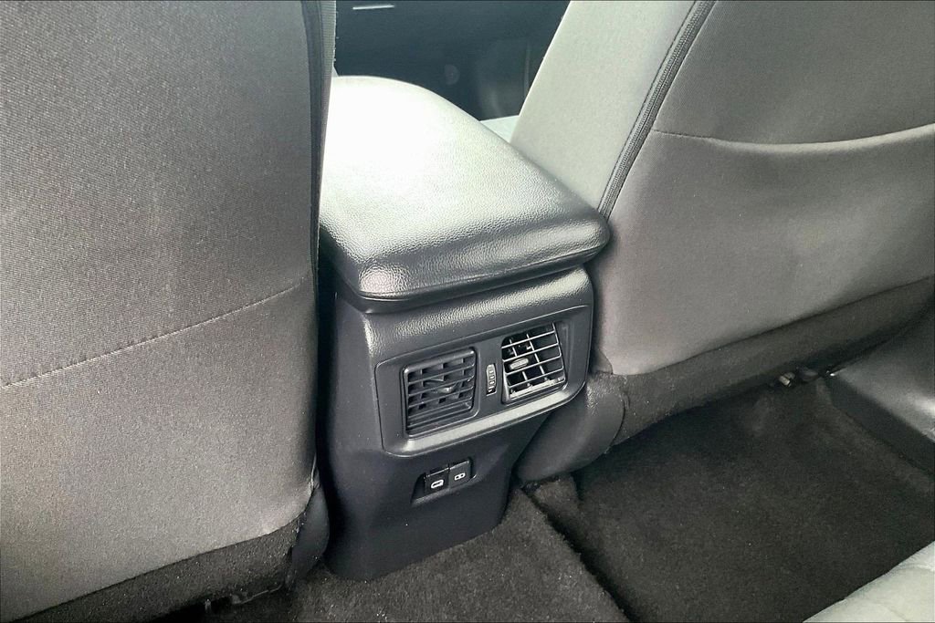 Used 2024 Toyota RAV4 XLE FWD image 11