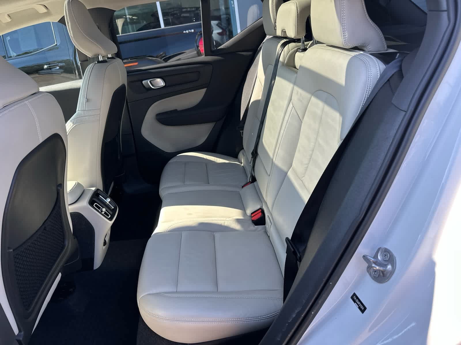 Used 2023 Volvo XC40 B5 Plus w/ Driver Assist Package AWD/4WD image 23