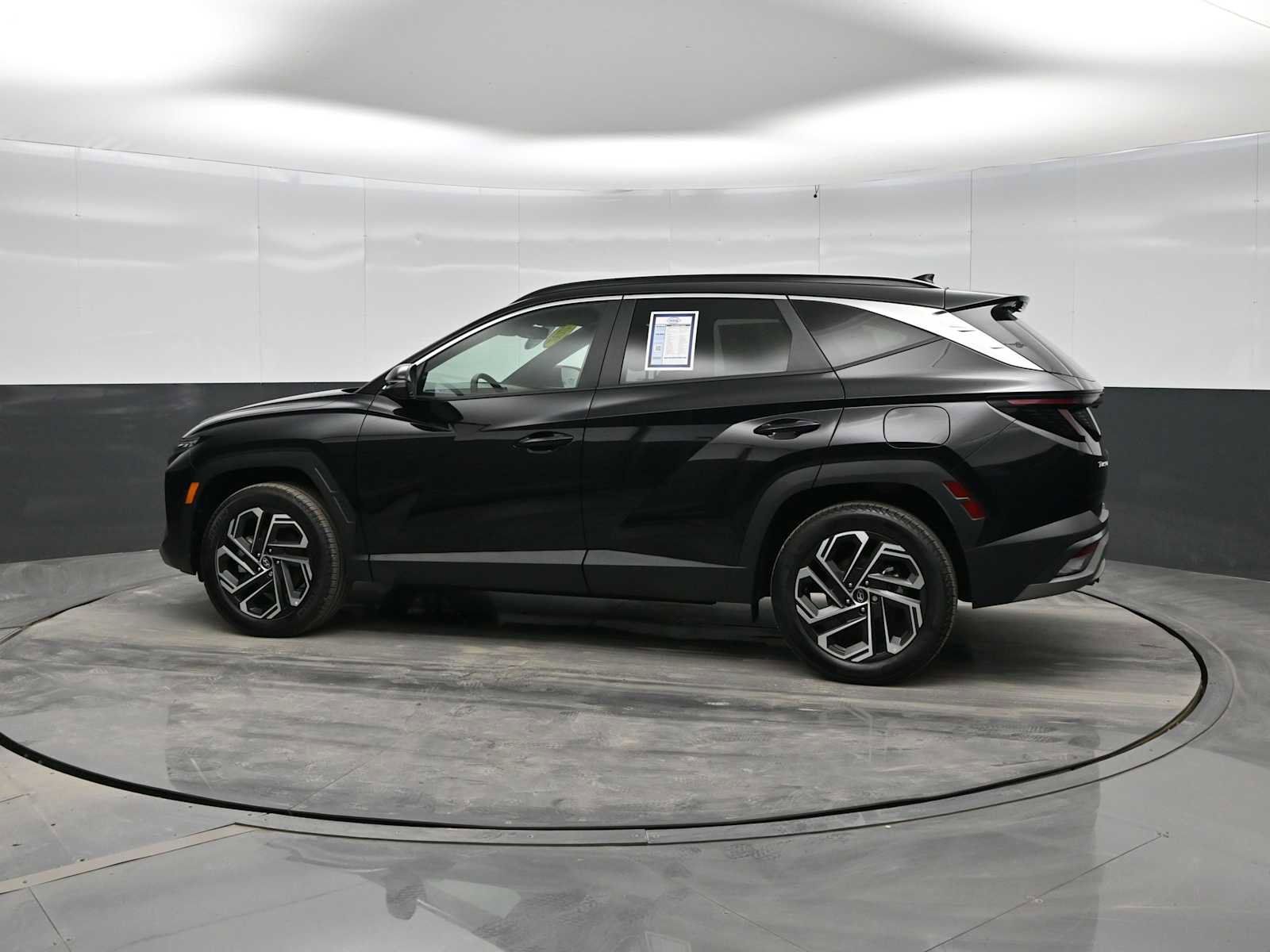 Certified 2025 Hyundai Tucson Limited image 5