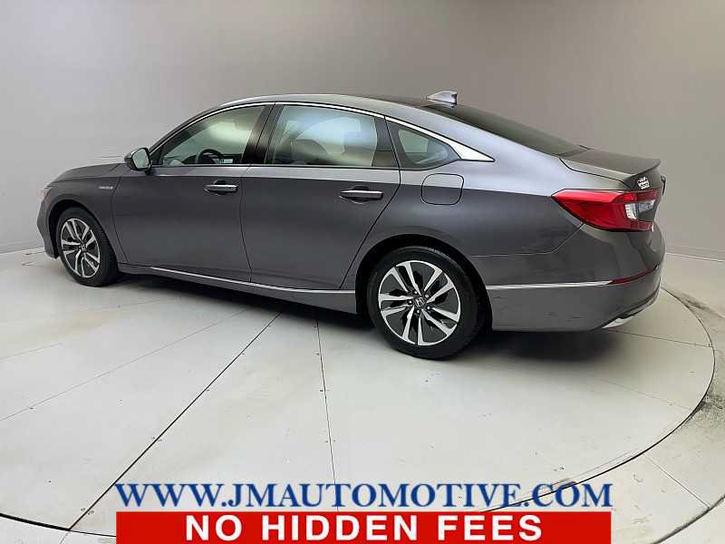 Used 2018 Honda Accord Touring image 3