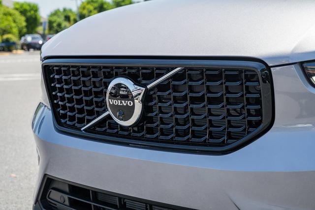New 2026 Volvo XC40 B5 Plus w/ Climate Package AWD/4WD image 12