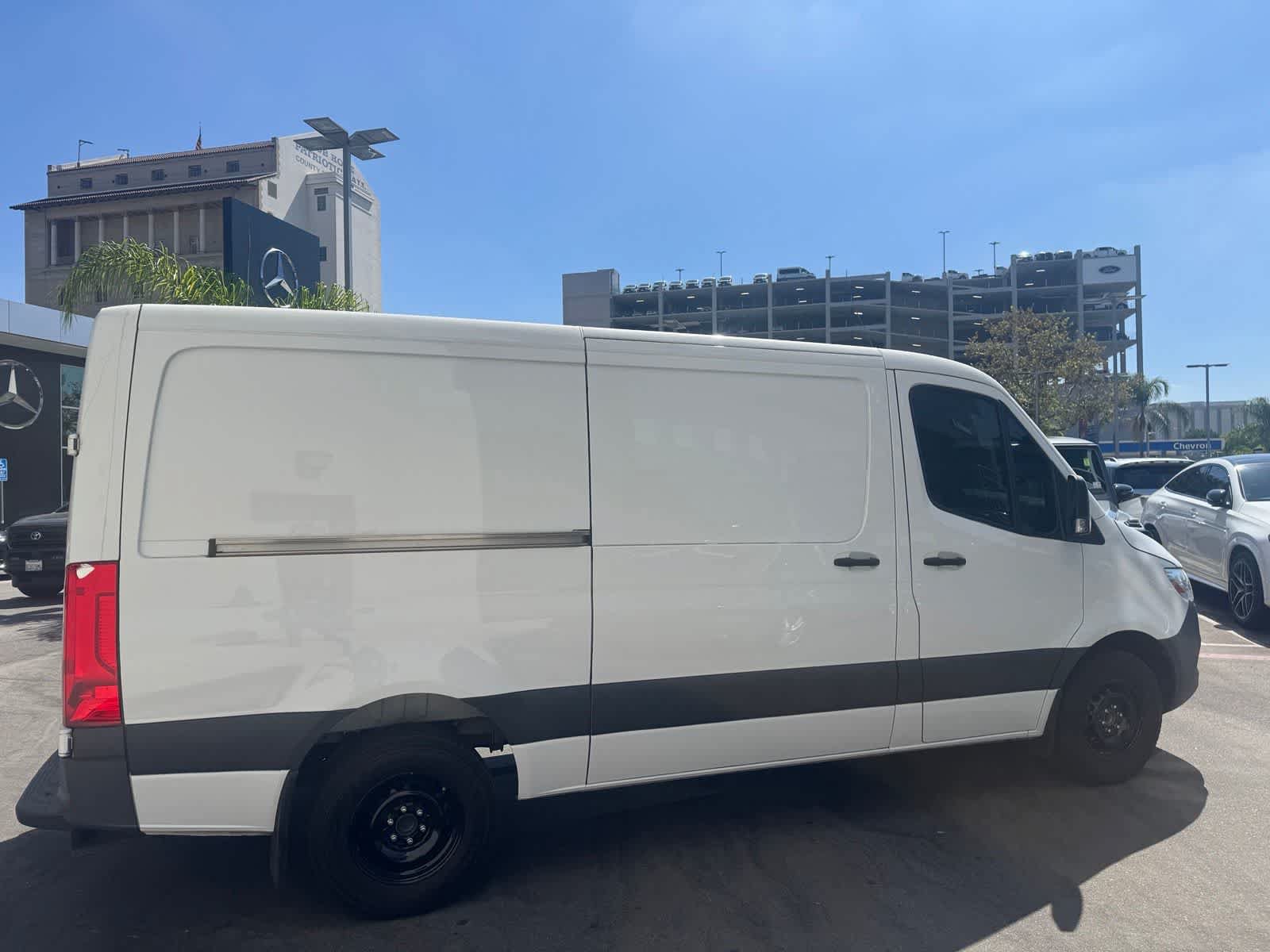Used 2024 Mercedes-Benz Sprinter 2500 image 4