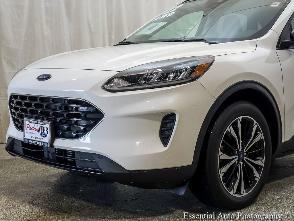Used 2022 Ford Escape SE w/ SE Sport Appearance Package AWD/4WD image 3